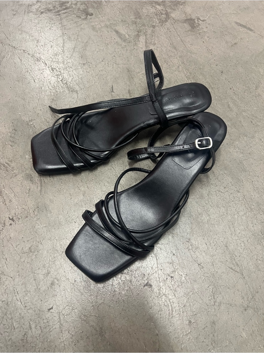 Women's Black Strappy Square-Toe Sandals - Minimal Chic